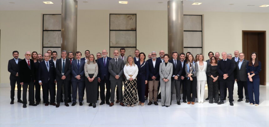 La reunión institucional para la presentación de la receta electrónica concertada de MUFACE se ha celebrado en el “Edificio del Reloj” de la Autoridad Portuaria de Valencia
