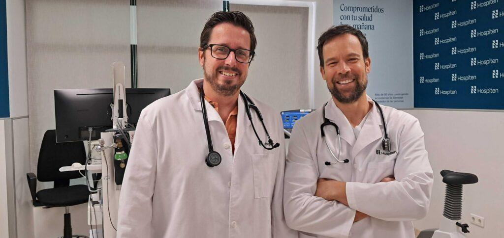 Dr. Javier Fernández Sarabia y Dr. Carlos Rubio-Iglesias García - Imagen cedida por Hospiten