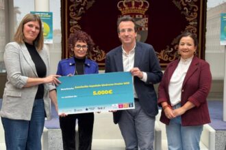 Entrega del cheque de 5.000€ a la Asociación Española Síndrome Prader-Willi tras la campaña “Ahora reciclar también es ayudar” - Imagen cedida por Ecoembes