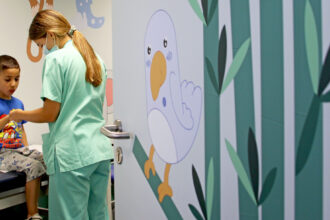 Las urgencias pediátricas del Grupo Ribera Salud, en alerta por el sarampión