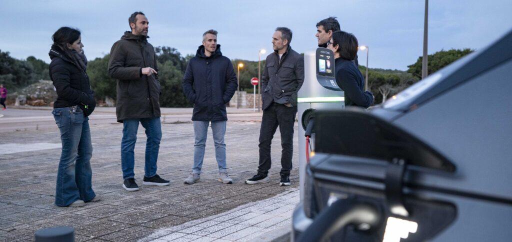 El proyecto FLOW, tiene como objetivo explorar el papel de la movilidad eléctrica como un recurso clave para aportar flexibilidad al sistema eléctrico - Endesa en Menorca