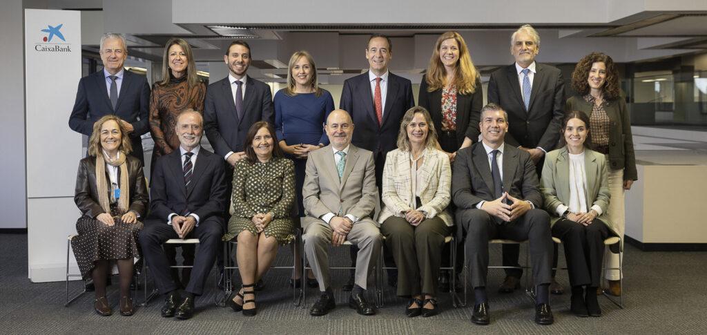 Gonzalo Gortázar, Consejero Delegado de CaixaBank, con el Comité Consultivo de accionistas en Barcelona / Imagen de Jordi Play