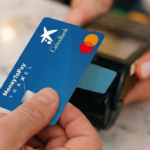 La tarjeta prepago MoneyToTravel de CaixaBank está disponible en formato físico y digital