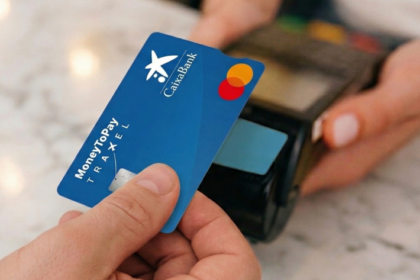 La tarjeta prepago MoneyToTravel de CaixaBank está disponible en formato físico y digital