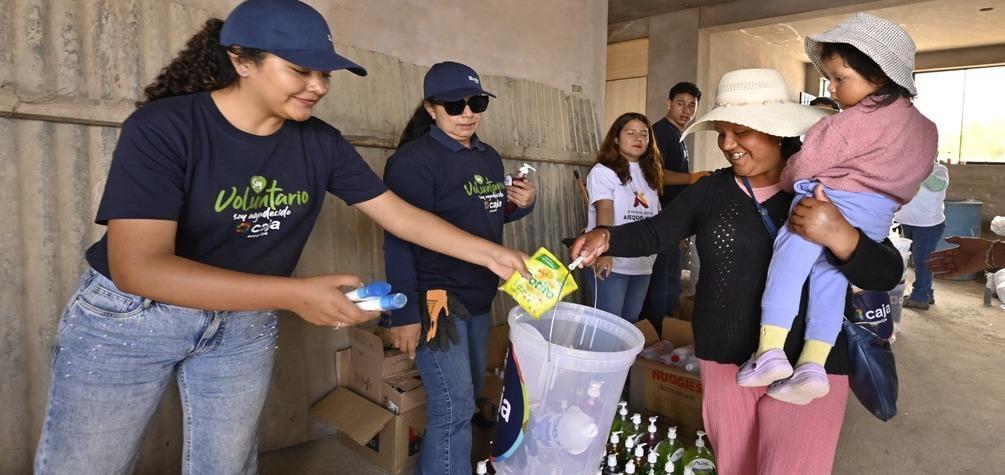 Caja Arequipa continúa llevando ayuda humanitaria a familias afectadas por las lluvias