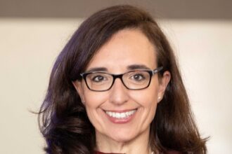 Ana Gascón, Director of People, ESG, and Shareholders Office y Sustainability Lecturer de PremiumFiber