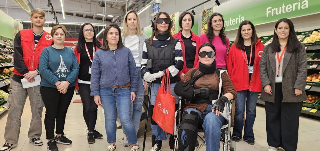 Participantes del grupo 1 de las sesiones de sensibilización celebradas hoy en Autoservicios Familia Sigüeiro - Imagen cedida por Vegalsa-Eroski