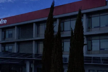 Las oficinas de Mapfre se suman un año más a La Hora del Planeta