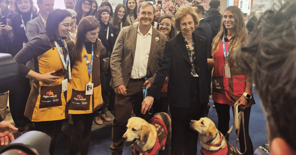 SM la Reina Sofía durante su visita al stand de Elanco en el Congreso VetMadrid 2026
