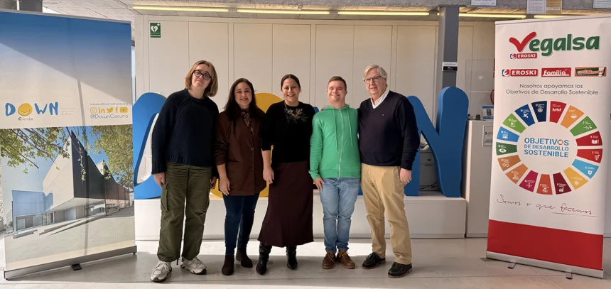 Vegalsa-Eroski, Colaboración con DownCoruña