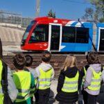 Visitas guiadas a estudiantes por las instalaciones de Metro Ligero Oeste