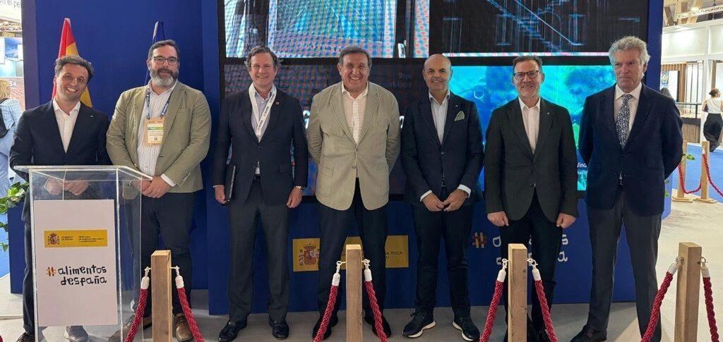 Los equipos de CEPESCA y ABANCA firman la renovación del convenio de colaboración