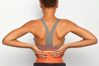El dolor lumbar, principal causa de limitación funcional en menores de 45 años - Imagen de Stock ( wayhomestudio en Magnific.com)