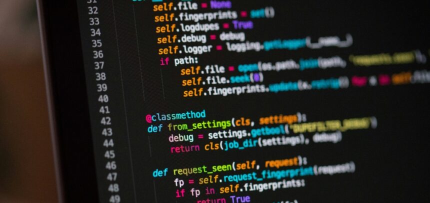 Los proyectos VIGILANCE y CYBERAID se extenderán hasta finales de 2028 - Imagen de Stock cedida por CaixaBank