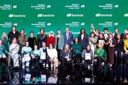 Foto de archivo de los galardonados en los VI Premios Iberdrola Supera