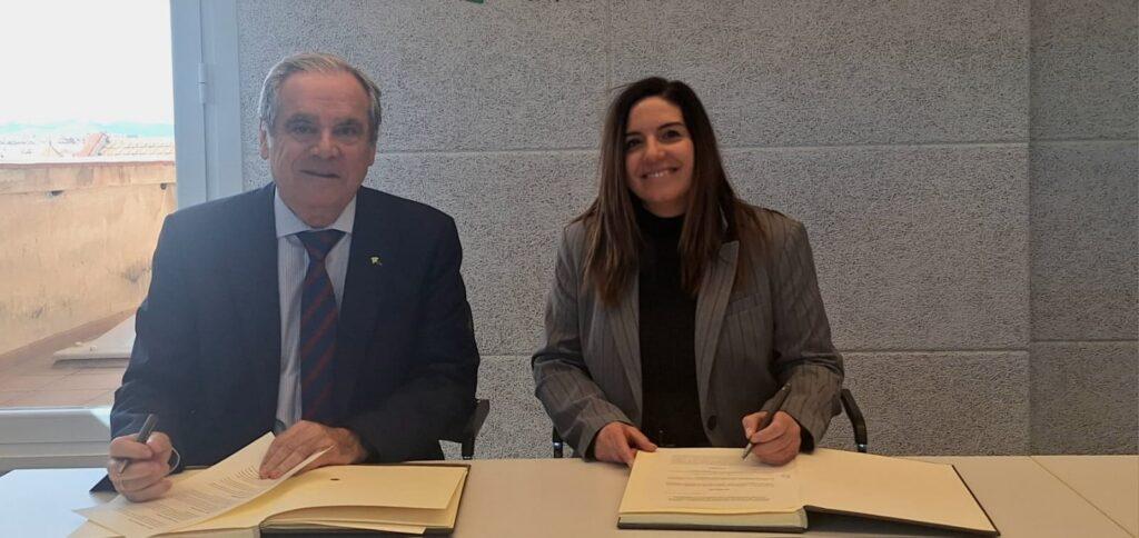 Jesús Aguilar, Presidente del Consejo General, y Zoraida Gómez, Presidenta de AEDESEO