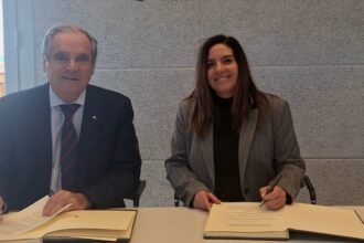 Jesús Aguilar, Presidente del Consejo General, y Zoraida Gómez, Presidenta de AEDESEO