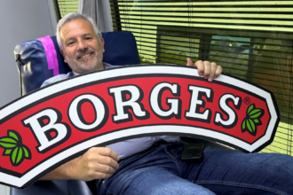 Donación de sangre de empleados de Borges en el 18º “Día Rojo de Borges” - Imagen cedida por Borges International Group