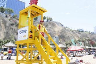 Miraflores y Nestlé presentan las primeras torres de salvataje elaboradas 100% con plástico reciclado