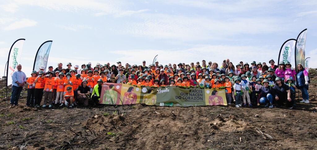 Jornada de reforestación "Raíces que nacen do corazón" - Una alianza de Vegalsa-Eroski y AMICOS