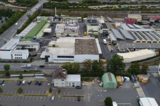 BASF Coatings ha completado con éxito la implementación de electricidad verde en sus instalaciones de producción europeas, incluyendo su sede en Würzburg, Alemania - Imagen cedida por BASF