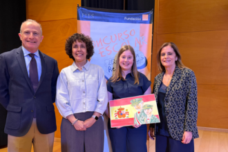 La aragonesa Candela Carmen Aguaviva Laiglesia, ganadora en Aragón de la 45ª edición del concurso escolar ‘¿Qué es un rey para ti?’ - Imagen cedida por Fundación Orange