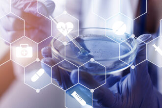 Grifols refuerza su apuesta por la innovación en la detección precoz de la enfermedad de Parkinson - Imagen de Stock (Freepik.es)