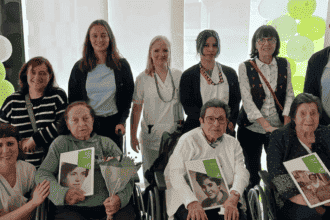 Personas mayores y sus familiares en la nueva edición de "Vidas con Historia" - Fundación DomusVi