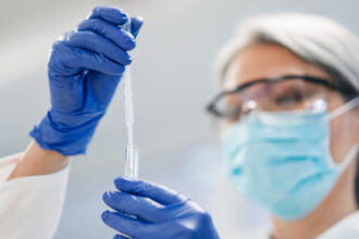 Ensayos clínicos pragmáticos, en el centro de la estrategia de CRIS Contra el Cáncer - Imagen de Stock (Freepik en Magnific.com)