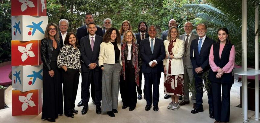 Los miembros del Comité Consultivo de accionistas de CaixaBank han mantenido un encuentro en Lisboa con el Consejero Delegado de BPI, João Pedro Oliveira e Costa