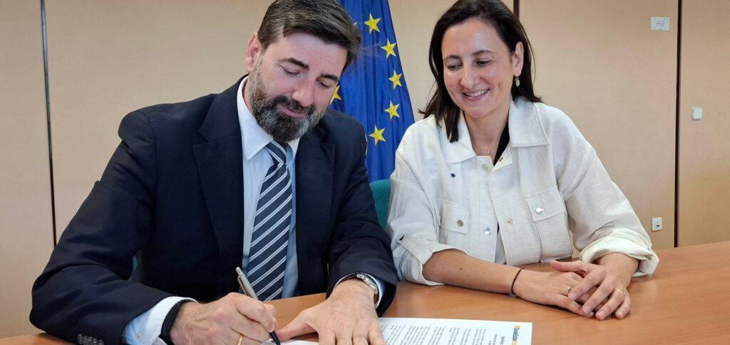 Firma de la adhesión de BBVA al manifiesto #DóndeEstánEllas, iniciativa de la Oficina del Parlamento Europeo en España