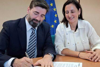 Firma de la adhesión de BBVA al manifiesto #DóndeEstánEllas, iniciativa de la Oficina del Parlamento Europeo en España