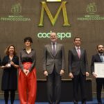 S.M. el Rey Felipe VI junto a los galardonados en los Premios CODESPA 2026, enmarcados en el 40 Aniversario de CODESPA - Imagen de Casa Real