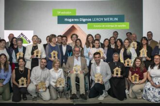 Acto de entrega de la 5ª edición de Hogares Dignos - Imagen cedida por Leroy Merlin España