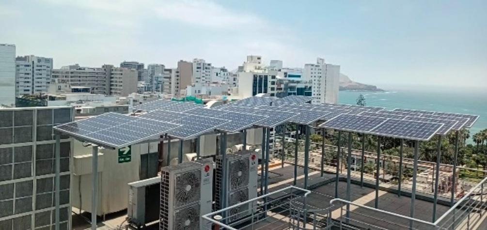 Mapfre instala más de 9.000 paneles solares en edificios de 8 países con los que ahorró el 18% del consumo eléctrico en 2025