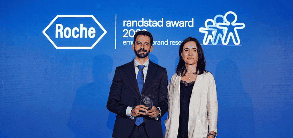Mariano Torres, People and Culture Head de Roche Farma, recogía el Randstad Award