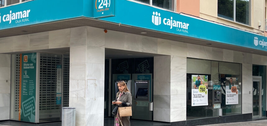 Sucursal del Grupo Cooperativo Cajamar