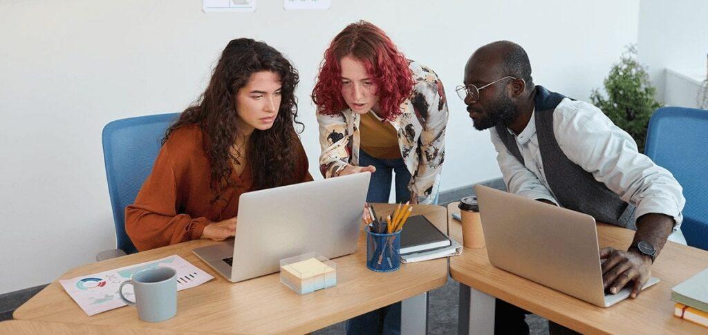 Becas Power You Skills IT de Fundación ManpowerGroup - Imagen de Stock