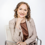 Mayte Valverde, Presidenta de Women in Banking