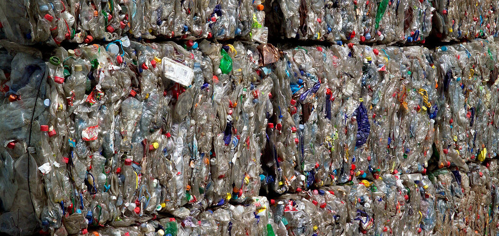 Reciclaje de envases PET - Imagen de Stock (Ecoembes en Flickr)