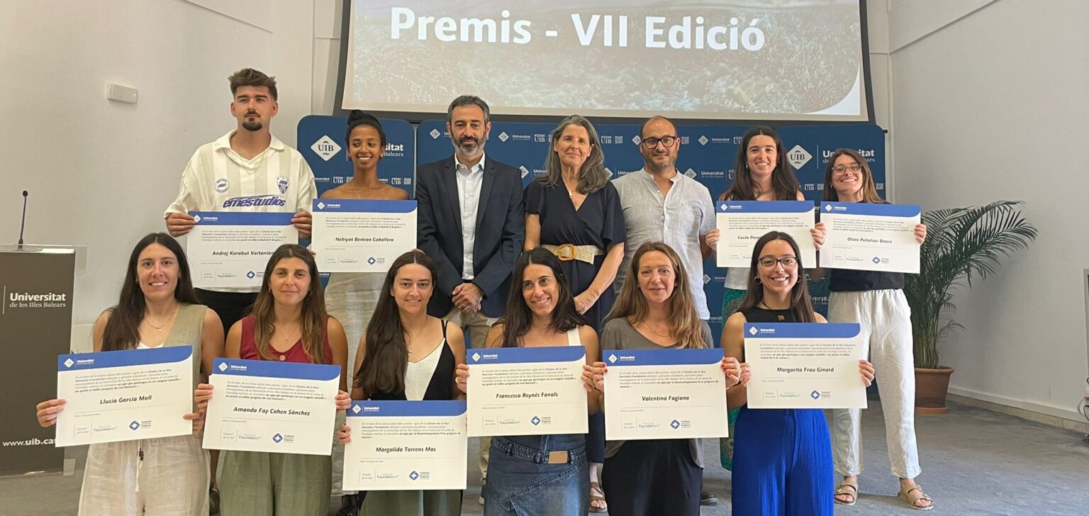 Los 12 investigadores y estudiantes premiados por la Cátedra del Mar Iberostar