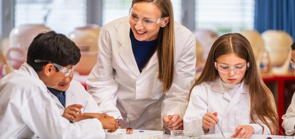 Henkel inspira a los niños a hacer ciencia