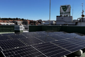 Placas solares para la generación de energía renovable en Ribera Povisa