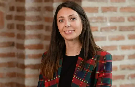 "Alrededor del 80% de nuestras personas trabajadoras viven en el entorno local de cada hotel, muchas de ellas en pueblos que antes de nuestra llegada tenían menos de 200 habitantes"