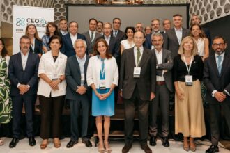 Participantes de el encuentro de la Alianza #CEOPorLaDiversidad, celebrado en el Hotel NH Collection Madrid Eurobuilding bajo el título “Leer el mundo para liderar mejor”