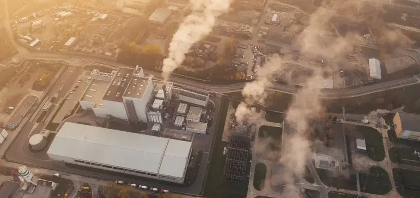 El 68% de españoles exige que la gran industria pague por sus emisiones de CO₂