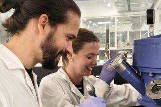 Ence y ShareTex inician las primeras pruebas del proyecto de innovación ATENEA para impulsar el reciclaje textil en España