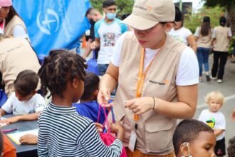 Entrega de ayuda y espacios seguros para la infancia - ONG World Vision, perteneciente al Comité de Emergencia Español