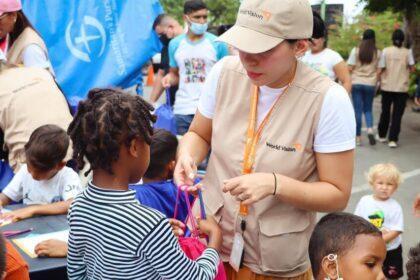 Entrega de ayuda y espacios seguros para la infancia - ONG World Vision, perteneciente al Comité de Emergencia Español