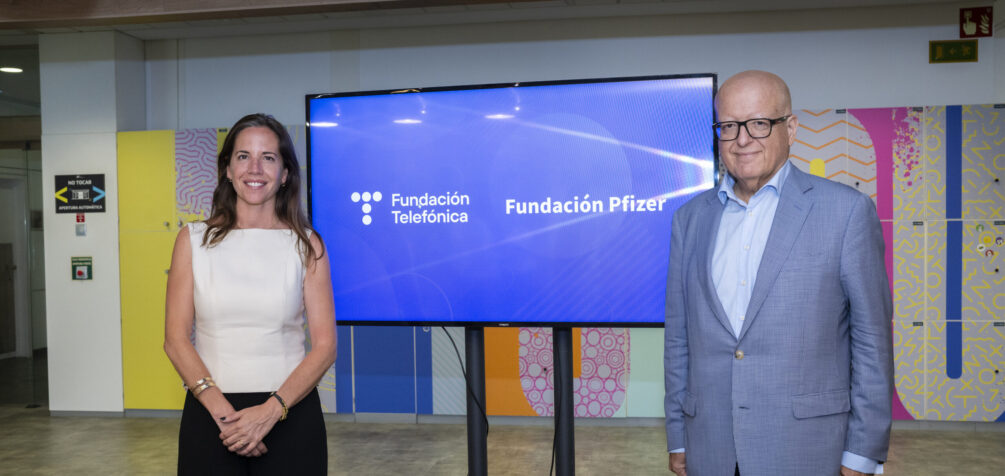 Firma del acuerdo de colaboración entre la Fundación Telefónica y Fundación Pfizer